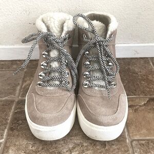 Marc Fisher Women’s high top sneakers - 6.5